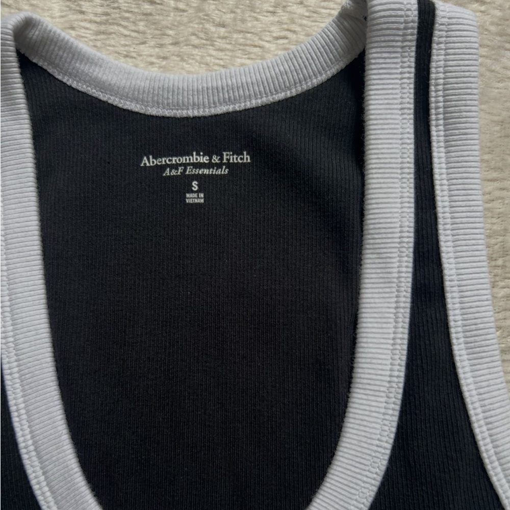 A&F Essentials Tank Bundle NWOT - Picture 4 of 7